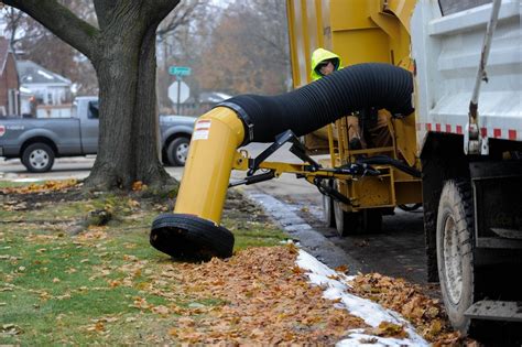 leaf pick up milwaukee